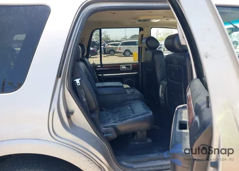 2003 Lincoln Navigator z USA, uszkodzony, nr VIN 5LMFU28R63LJ15582